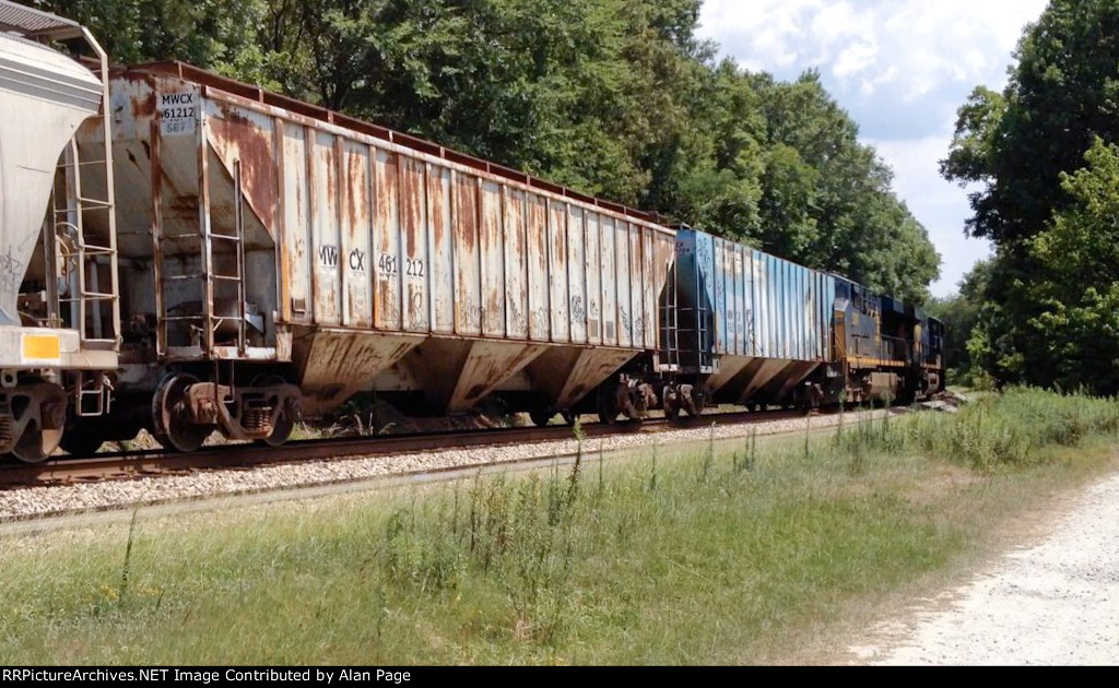 CSX 5322 and 5340 roll SB